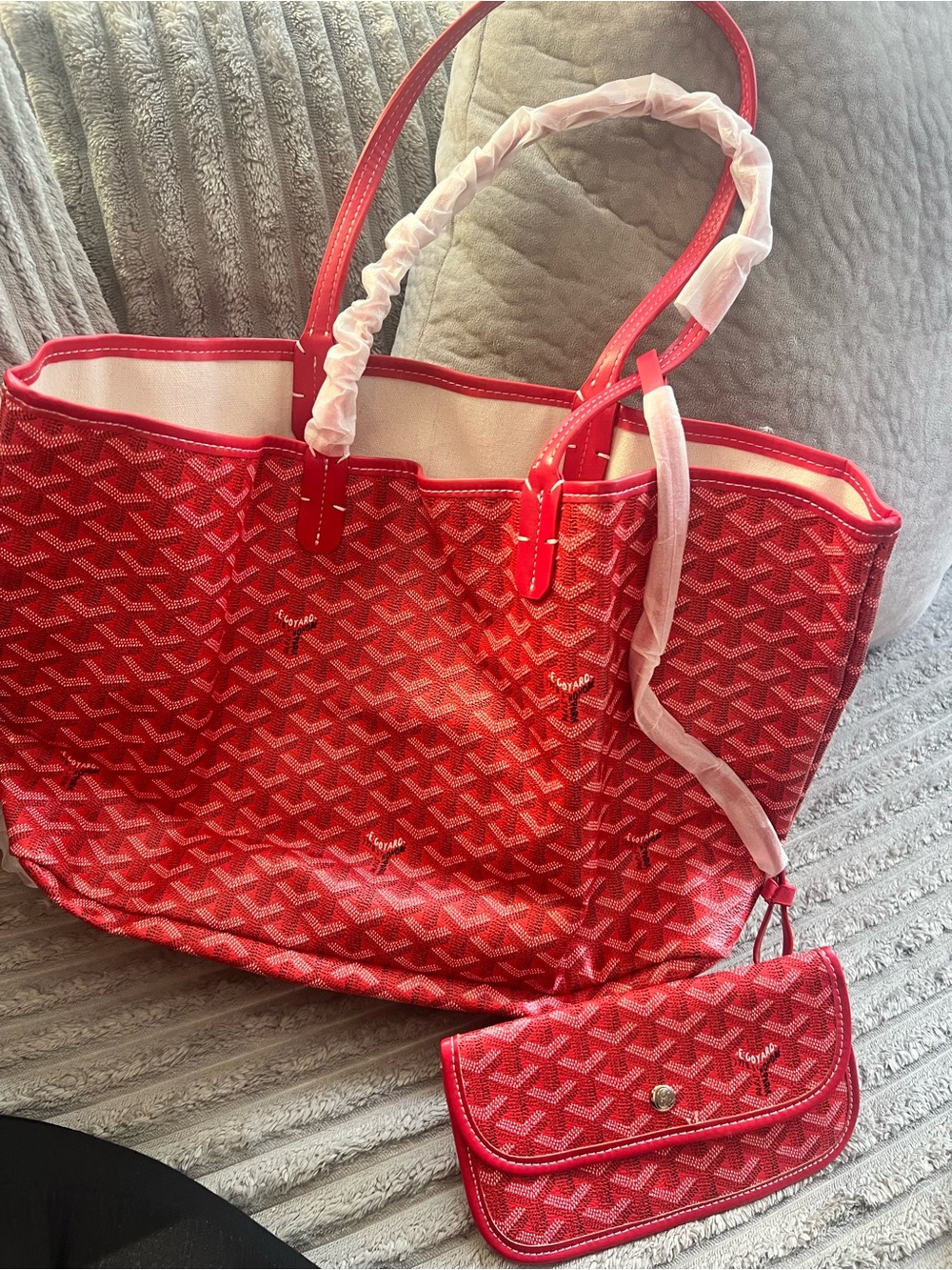 Red Patterned Tote with Matching Pouch - Picture 1 of 6